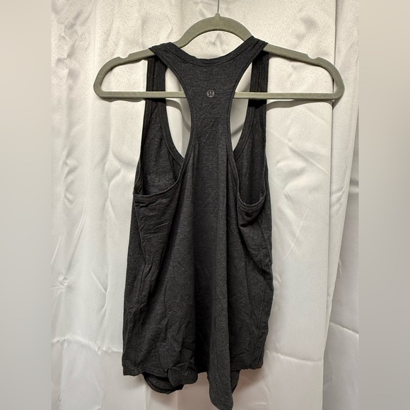 Lululemon Women’s Dark Gray This Is New York Razor Back Tank Top Size 4 - Picture 4 of 4